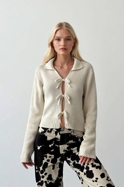 Fiyonklu Ekru Triko Kadın Hırka