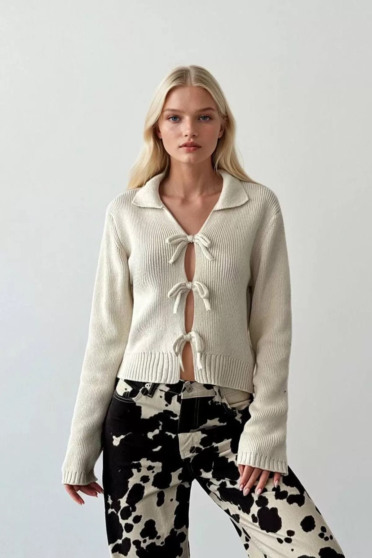 Fiyonklu Ekru Triko Kadın Hırka