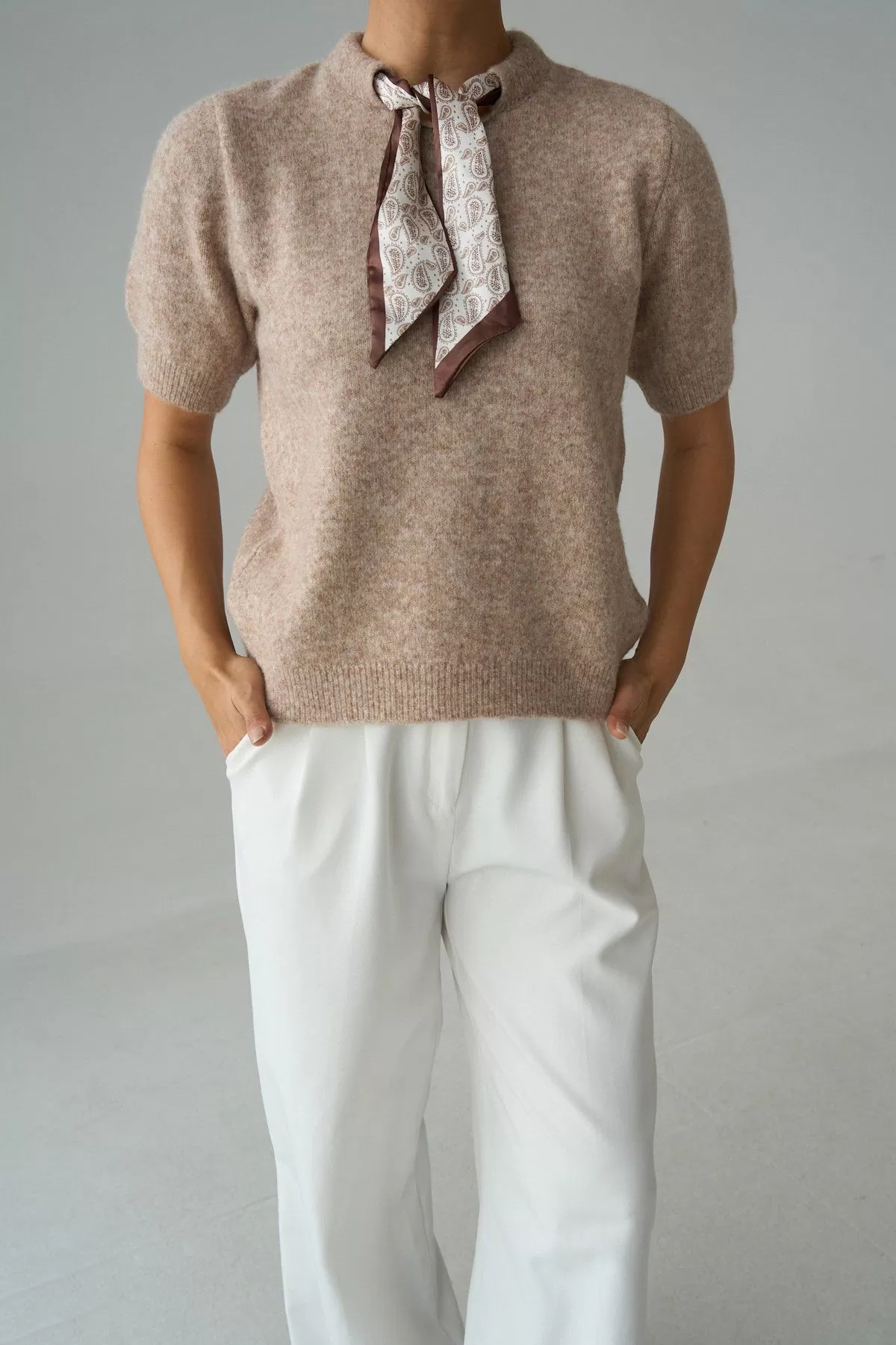 Fular Detaylı Kısa Kollu Bej Yünlü Kadın Kazak