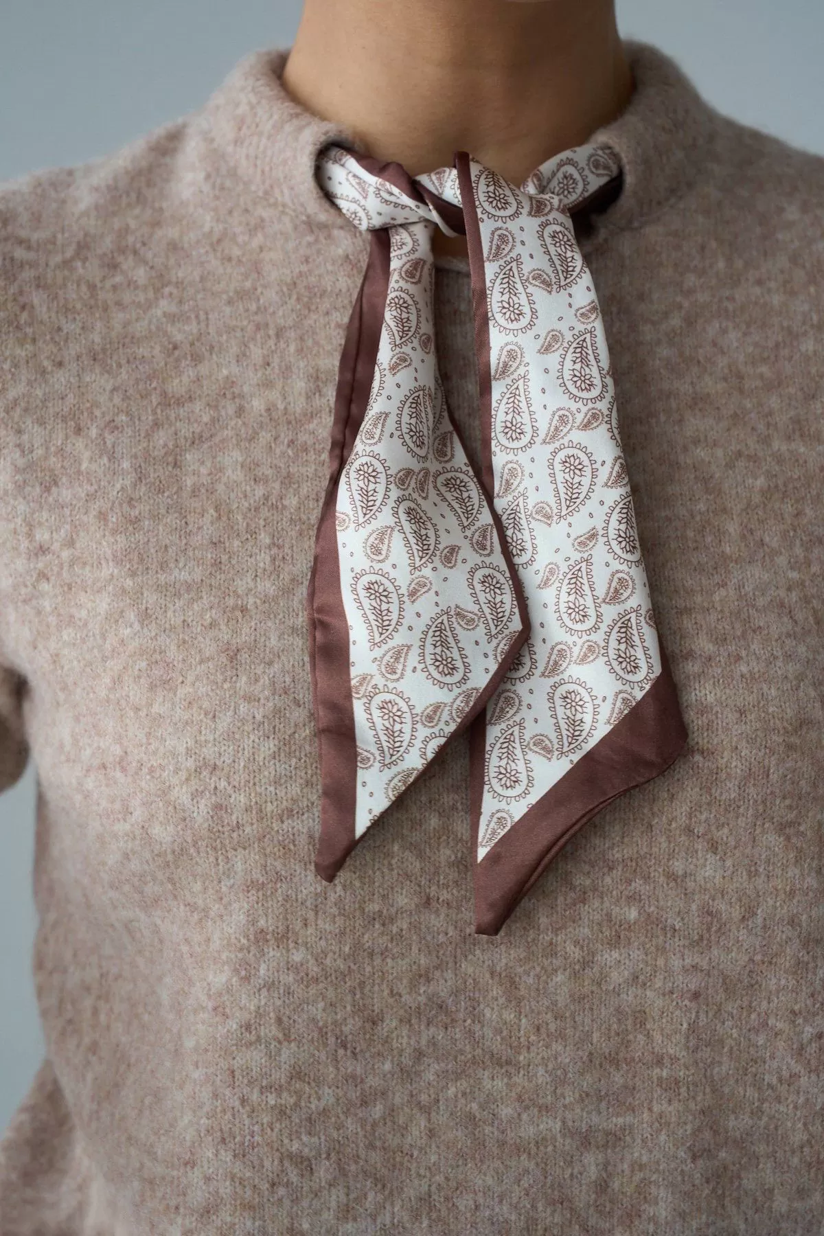 Fular Detaylı Kısa Kollu Bej Yünlü Kadın Kazak