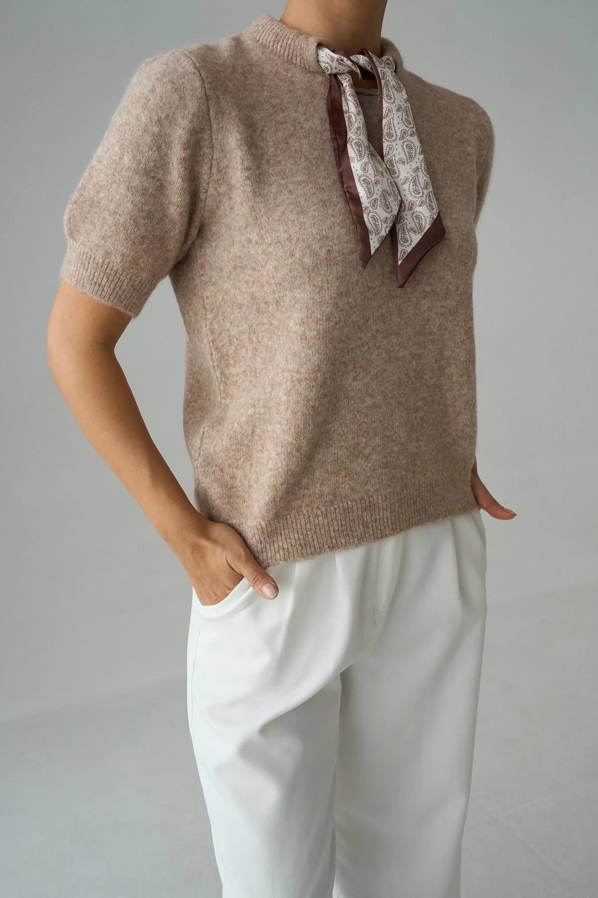 Fular Detaylı Kısa Kollu Bej Yünlü Kadın Kazak