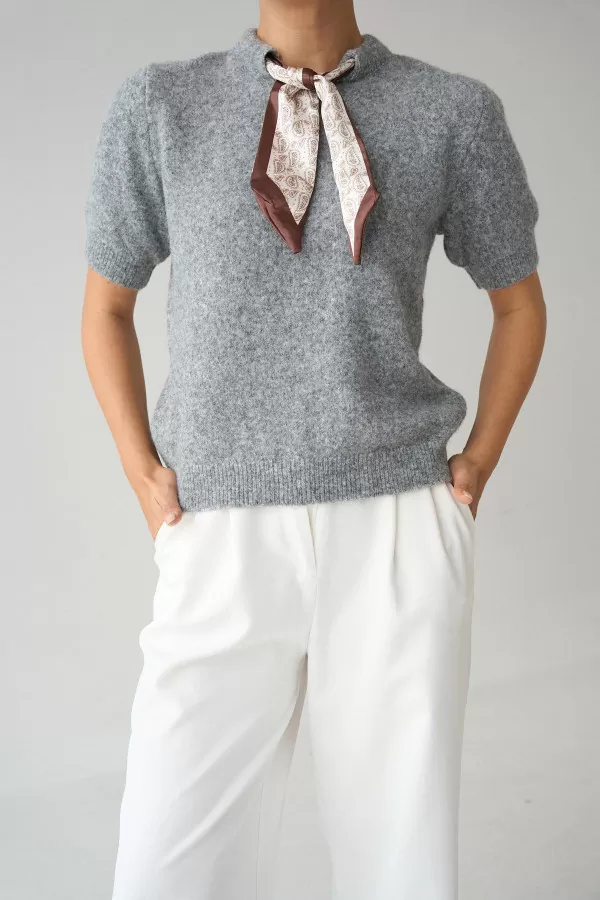 Fular Detaylı Kısa Kollu Gri Yünlü Kadın Kazak