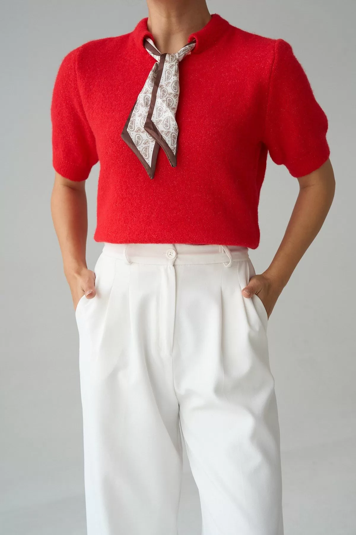 Fular Detaylı Kısa Kollu Kırmızı Yünlü Kadın Kazak