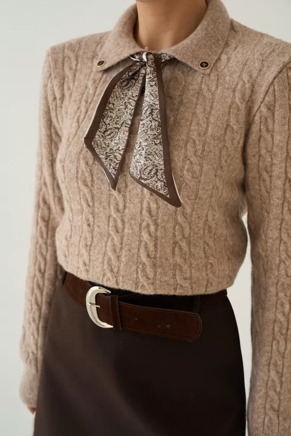 Fular Detaylı Uzun Kollu Bej Triko Kadın Kazak