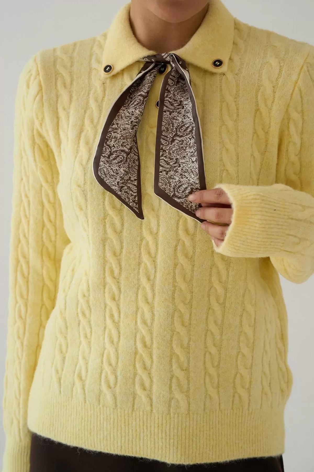 Fular Detaylı Uzun Kollu Sarı Triko Kadın Kazak