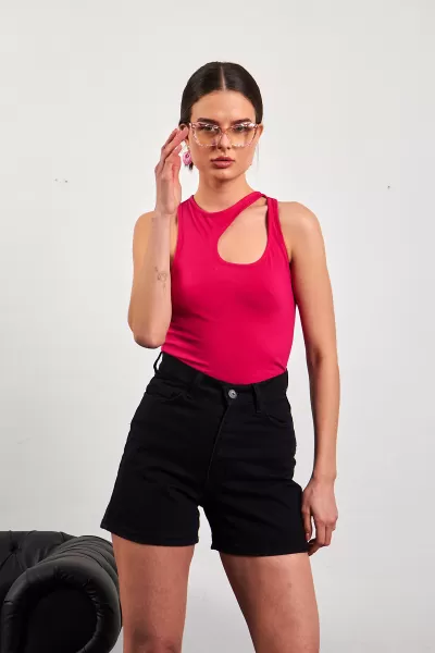 Asimetrik Pencere Detaylı Fuşya Kadın Atlet