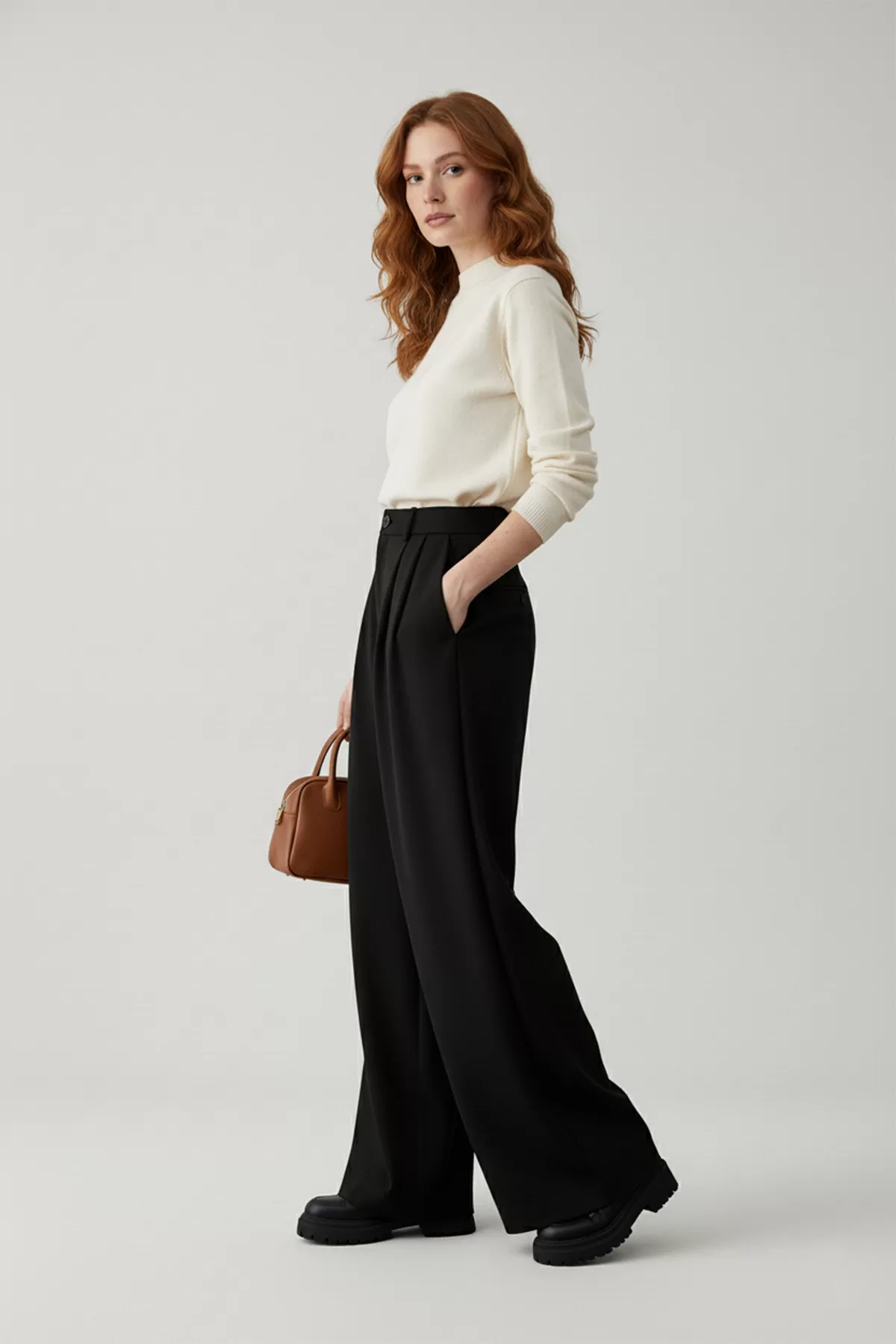 Geniş Paça Siyah Kumaş Kadın Pantolon