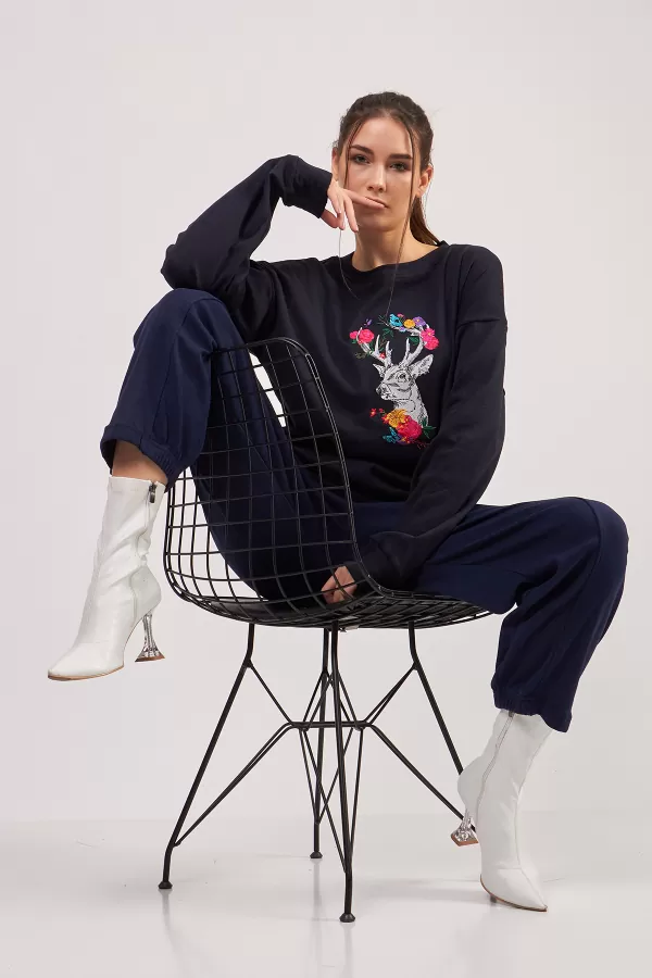 Geyik Nakışlı Koyu Lacivert Kadın Sweatshirt