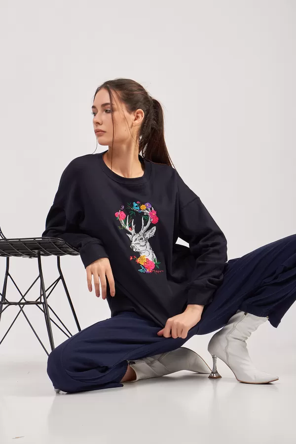 Geyik Nakışlı Koyu Lacivert Kadın Sweatshirt