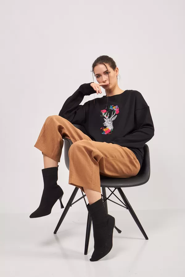 Geyik Nakışlı Siyah Kadın Sweatshirt