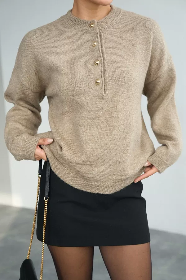 Gold Düğmeli Bej Pamuklu Kadın Kazak