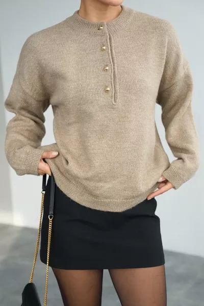 Gold Düğmeli Bej Pamuklu Kadın Kazak