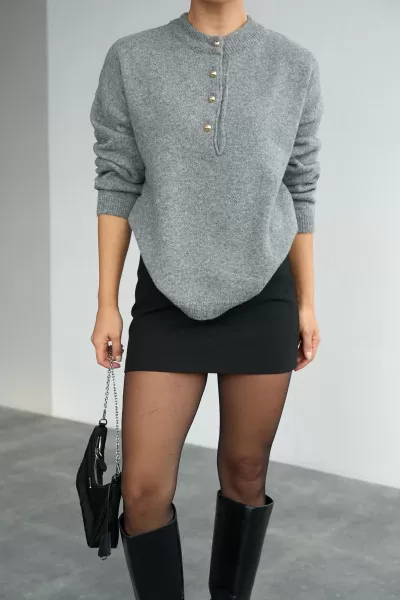 Gold Düğmeli Gri Pamuklu Kadın Kazak