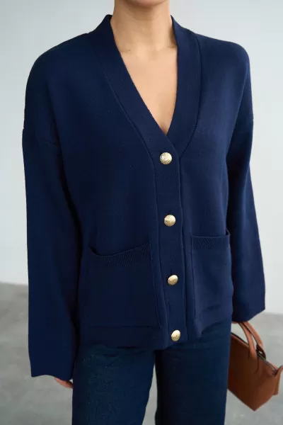 Gold Düğmeli Lacivert Triko Kadın Hırka