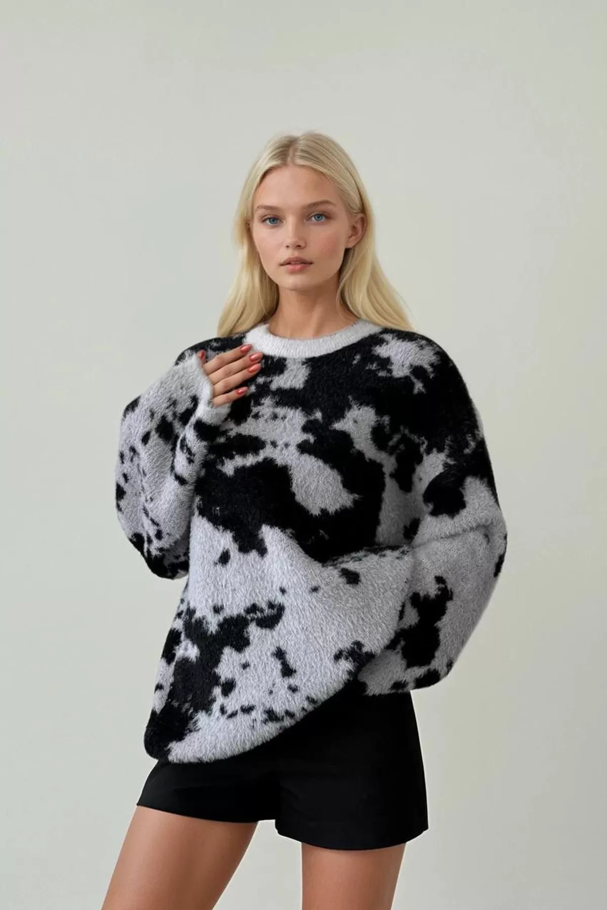 Gri Siyah Soyut Desenli Triko Kadın Kazak