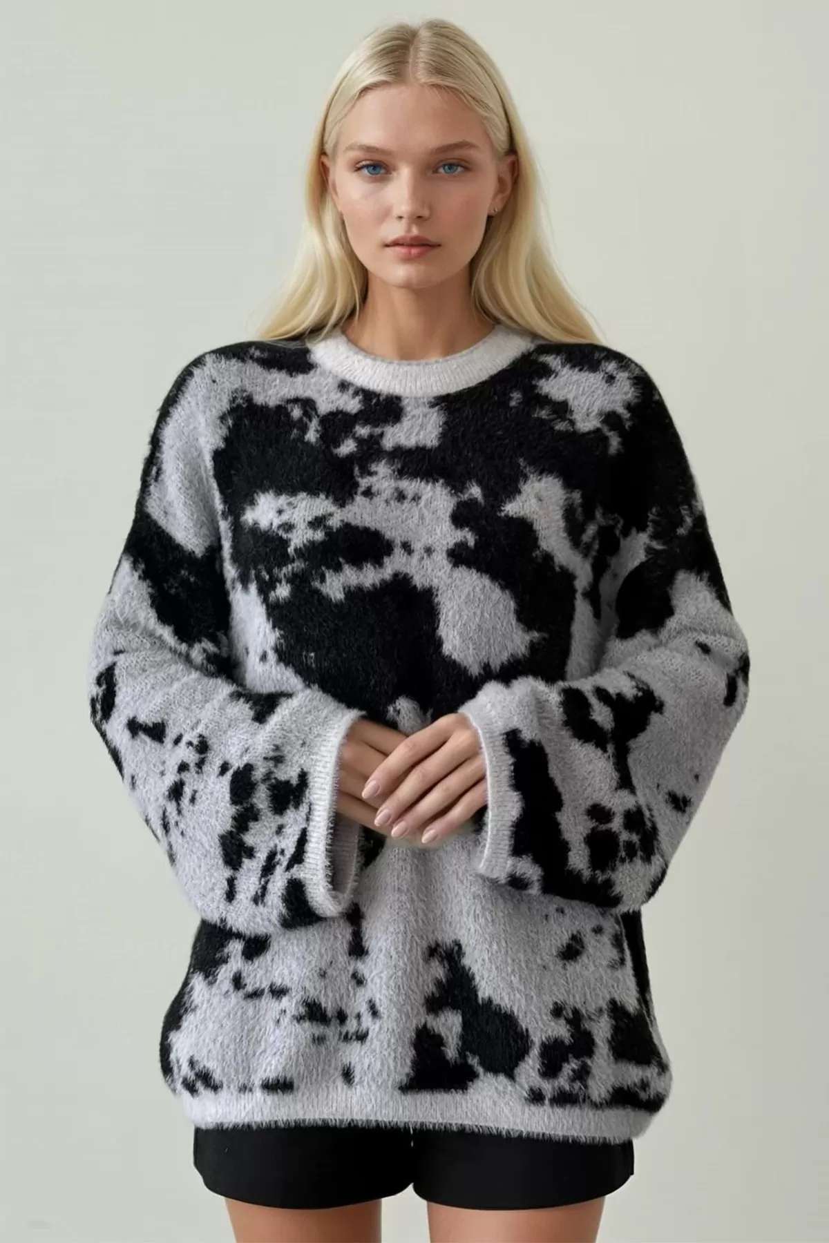 Gri Siyah Soyut Desenli Triko Kadın Kazak