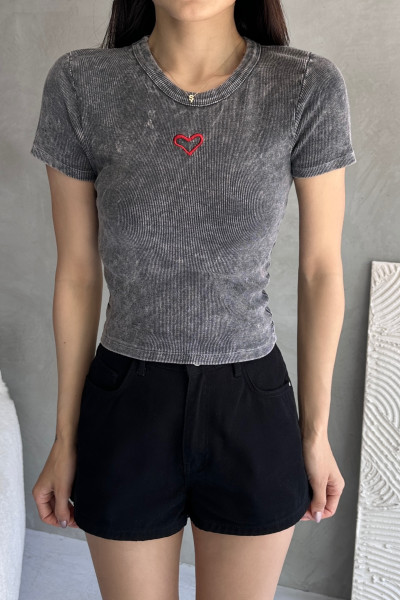 Gri Yıkamalı Nakışlı Body