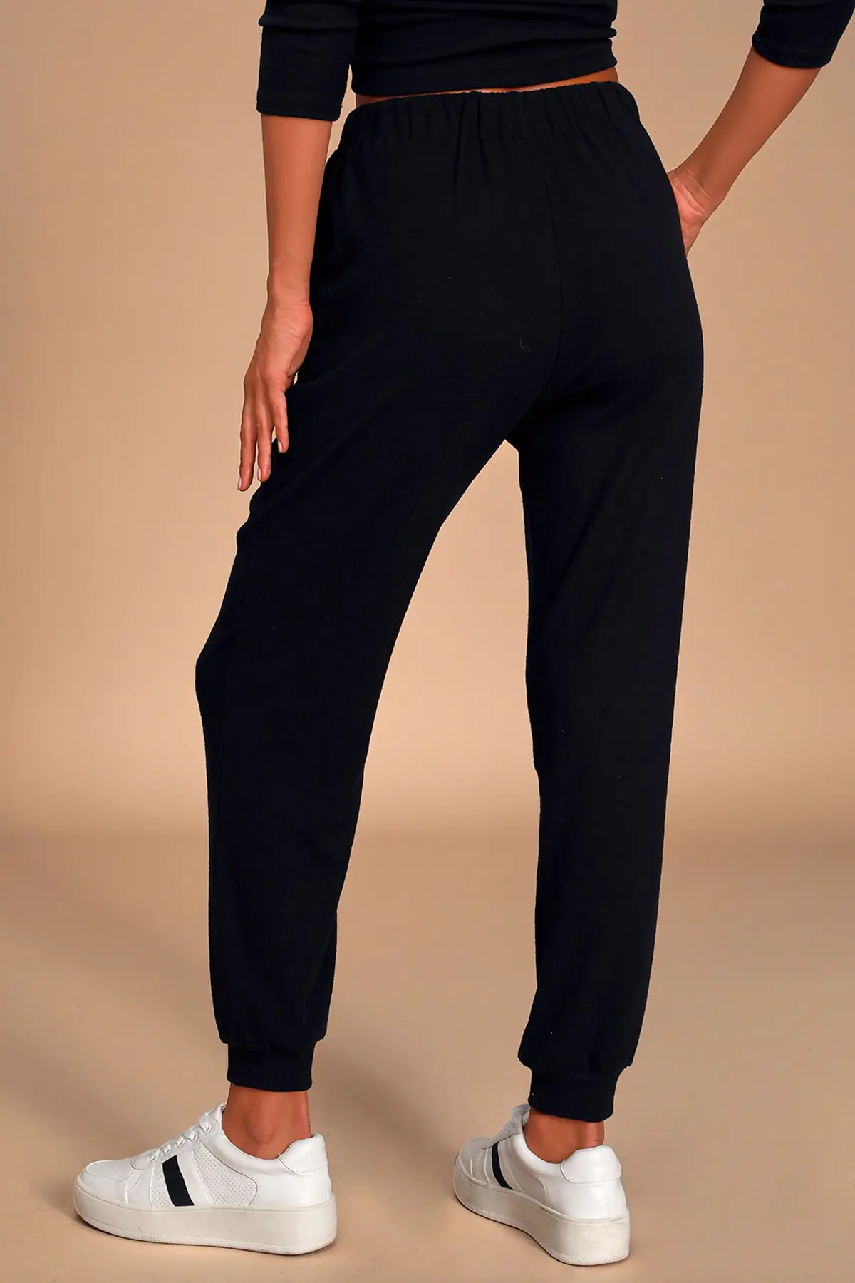 Kayık Yaka Siyah Kaşkorse Kadın Eşofman Takımı