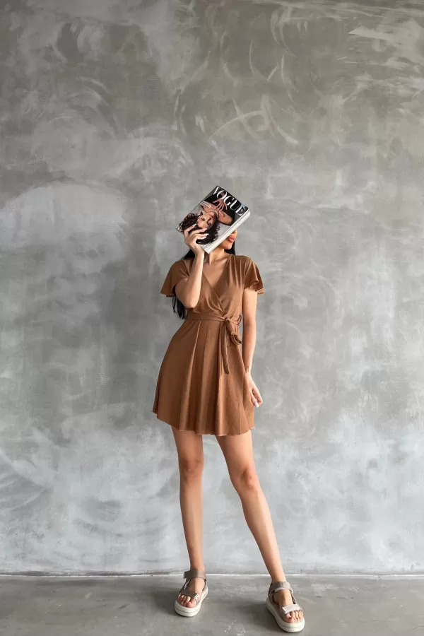 Kahverengi Bürümcük Kumaş Kısa Elbise