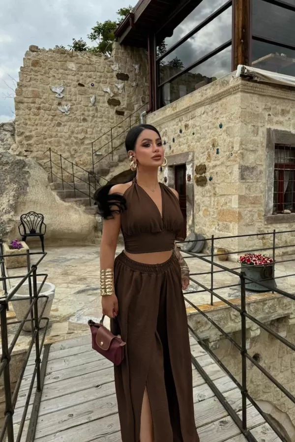 Kahverengi Büstiyer Yırtmaçlı Pantolon Alt Üst Takım