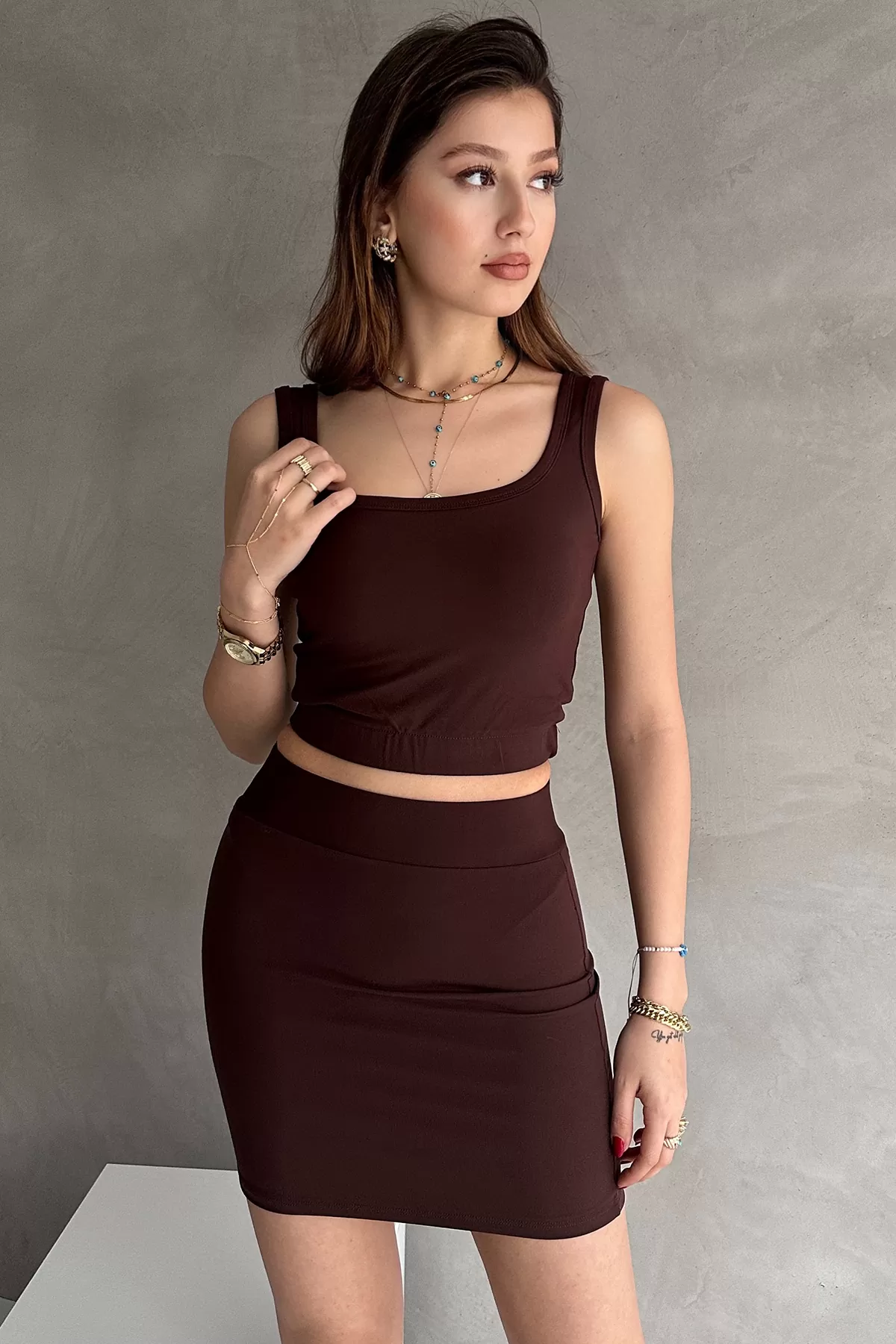 Kahverengi Dalgıç Kumaş Mini Etek Crop Bluz İkili Takım