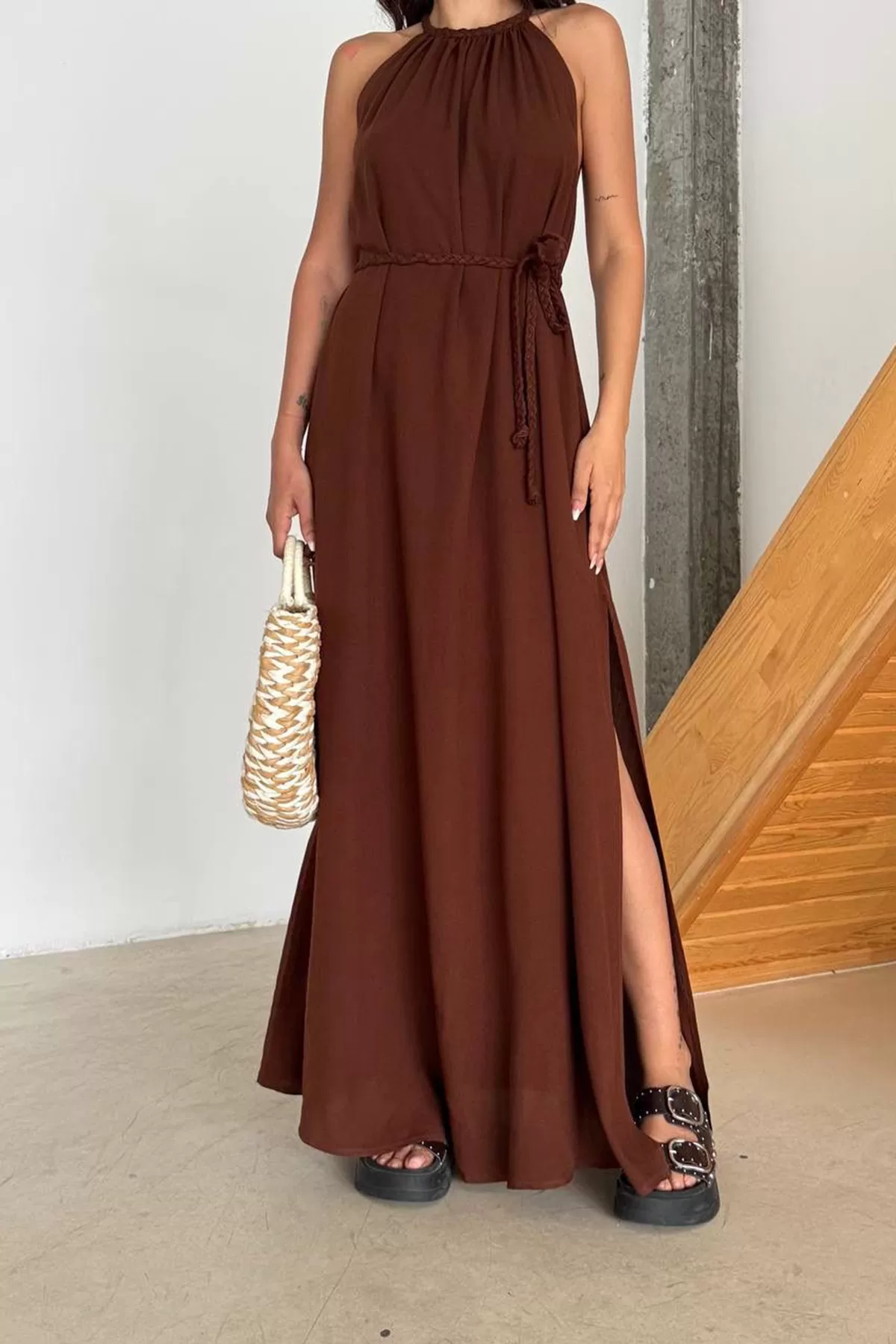 Kahverengi Pamuk Keten Yırtmaçlı Maksi Boy Elbise