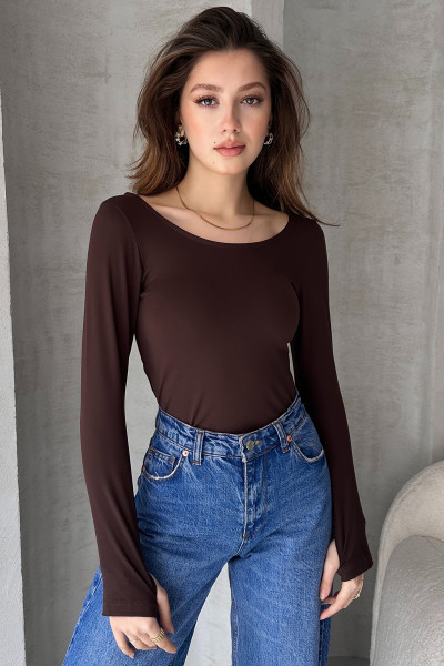 Kahverengi Parmak Geçirmeli Bluz