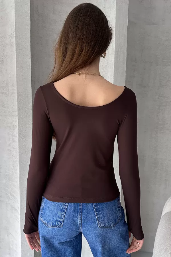 Kahverengi Parmak Geçirmeli Bluz