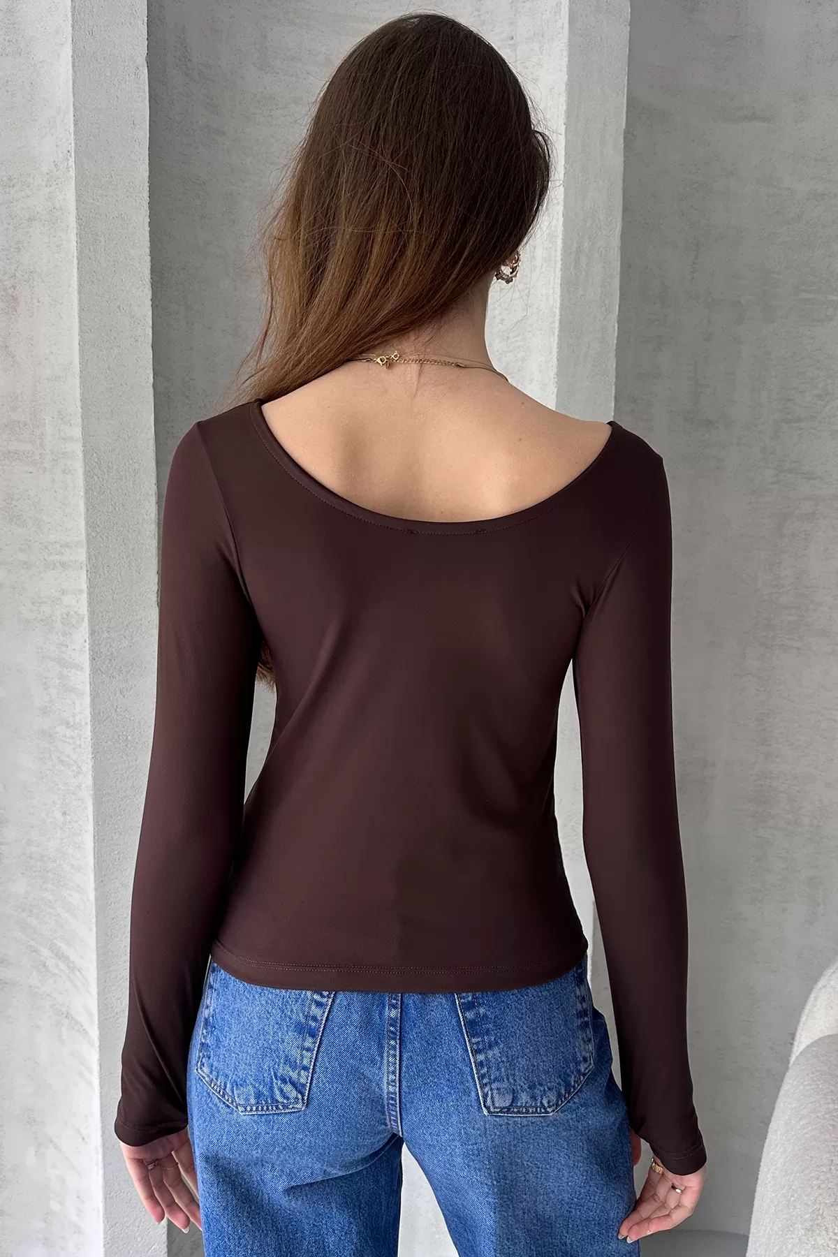 Kahverengi Parmak Geçirmeli Bluz