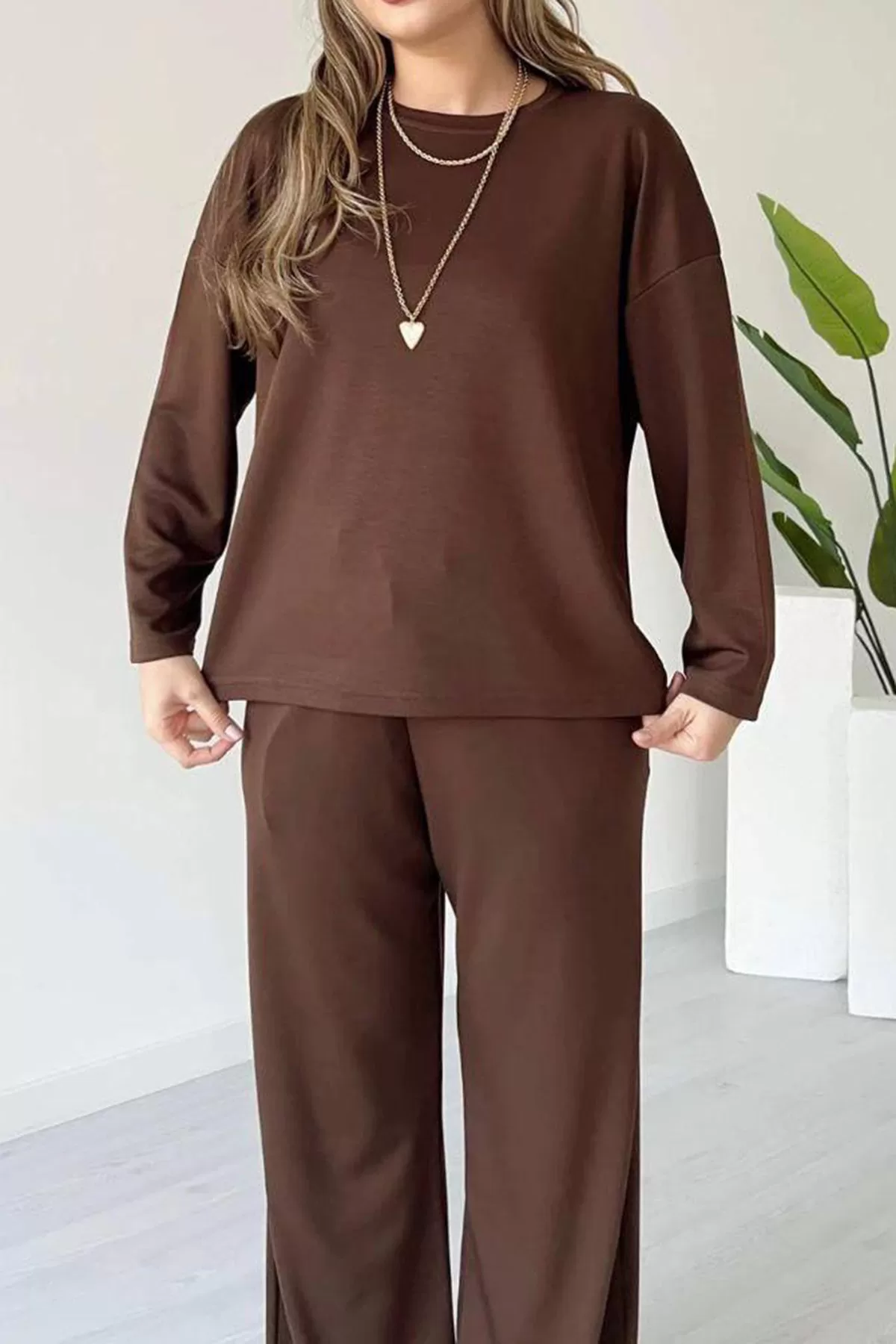 Kahverengi Rahat Kesim Kadın Alt Üst Takım