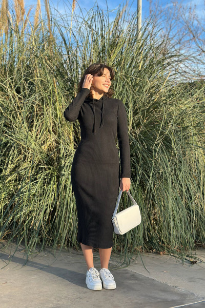 Kapüşonlu Siyah Midi Elbise