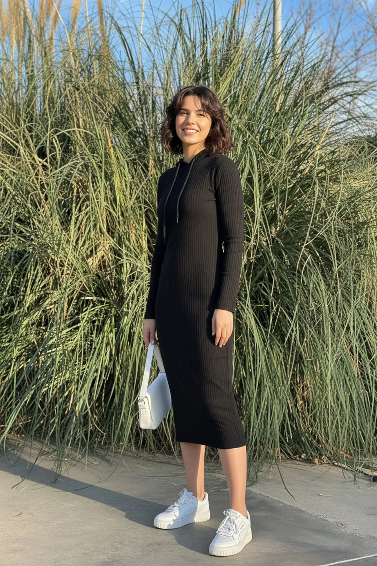 Kapüşonlu Siyah Midi Elbise