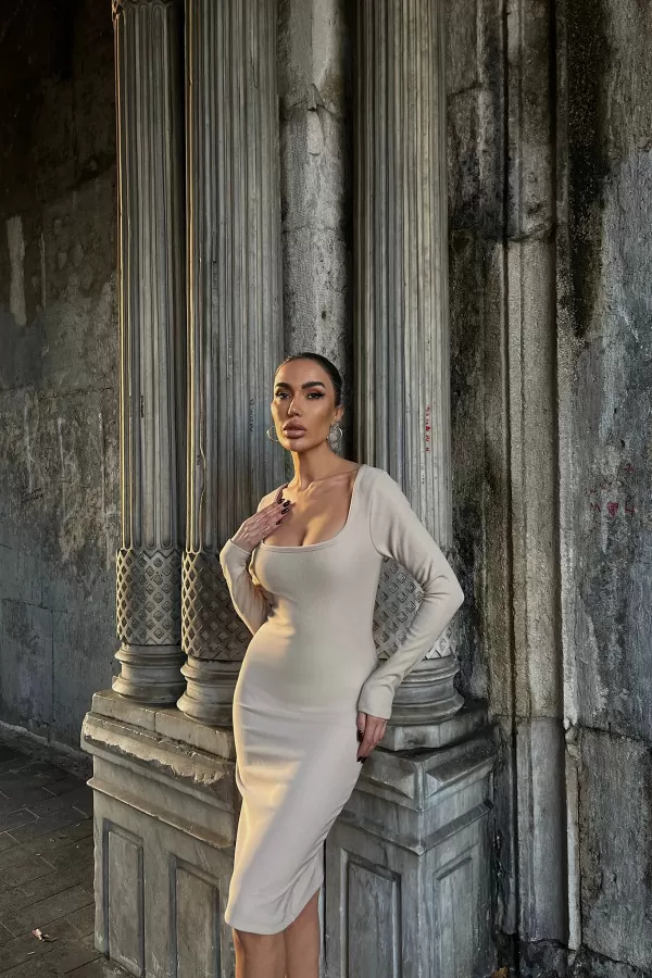 Kare Yaka Bej Pamuklu Ottoman Kumaş Midi Elbise