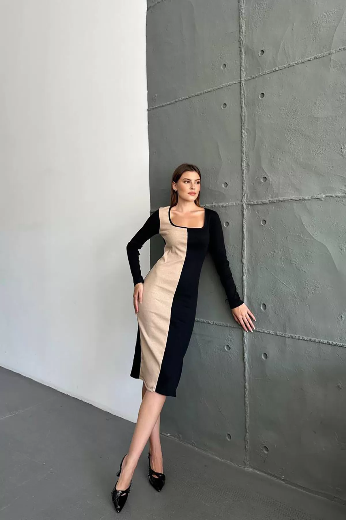 Kare Yaka Bej Siyah Pamuklu Kaşkorse Midi Elbise