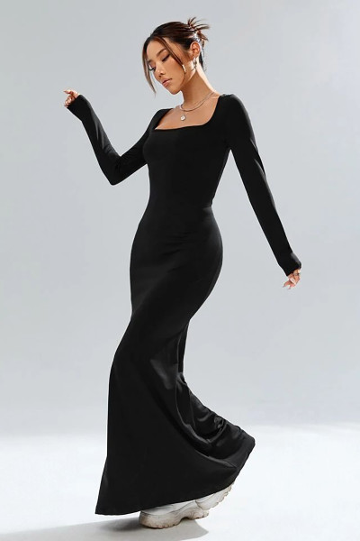 Kare Yaka Siyah Pamuklu Uzun Elbise