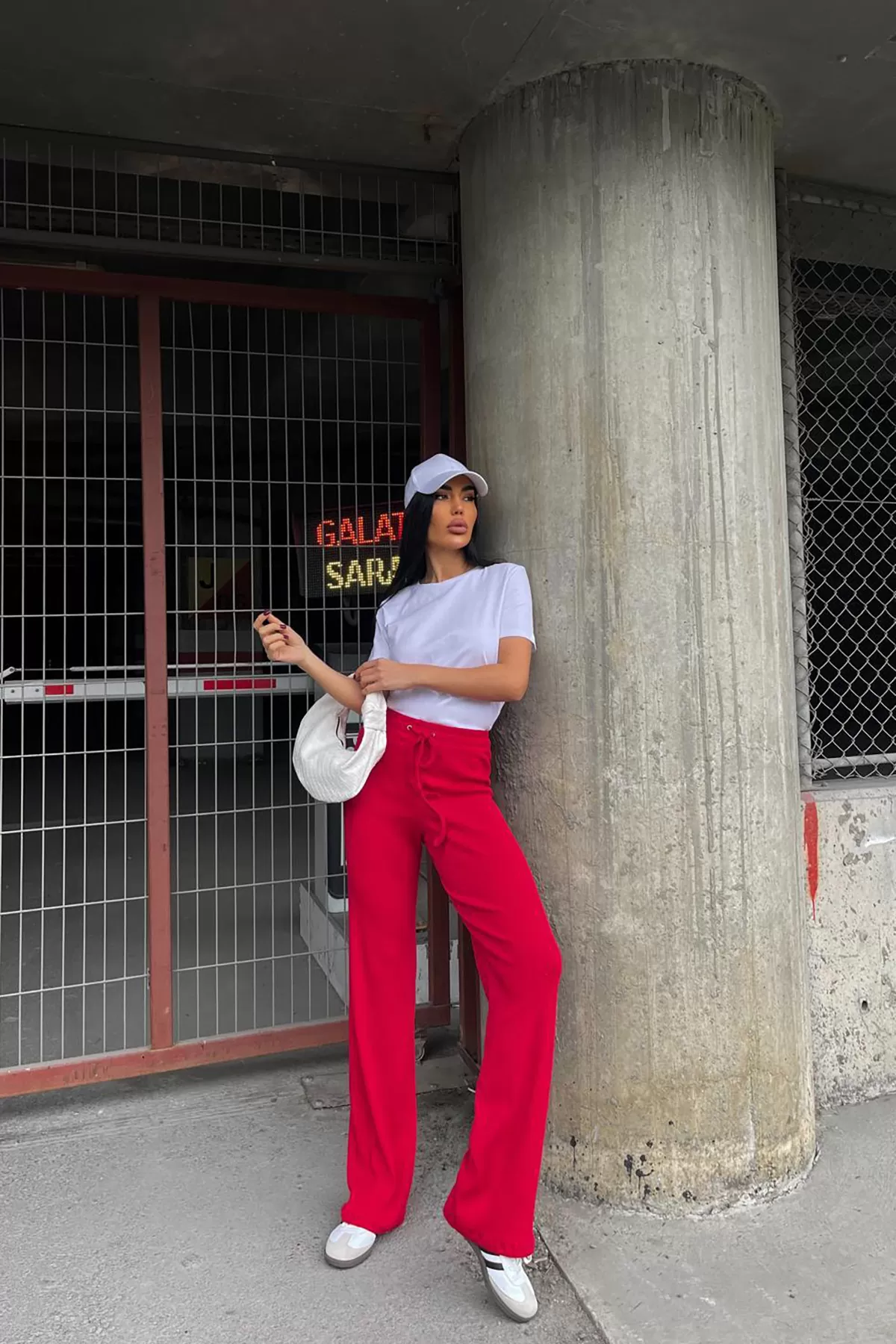 Kırmızı Kaşkorse Kadın Pantolon