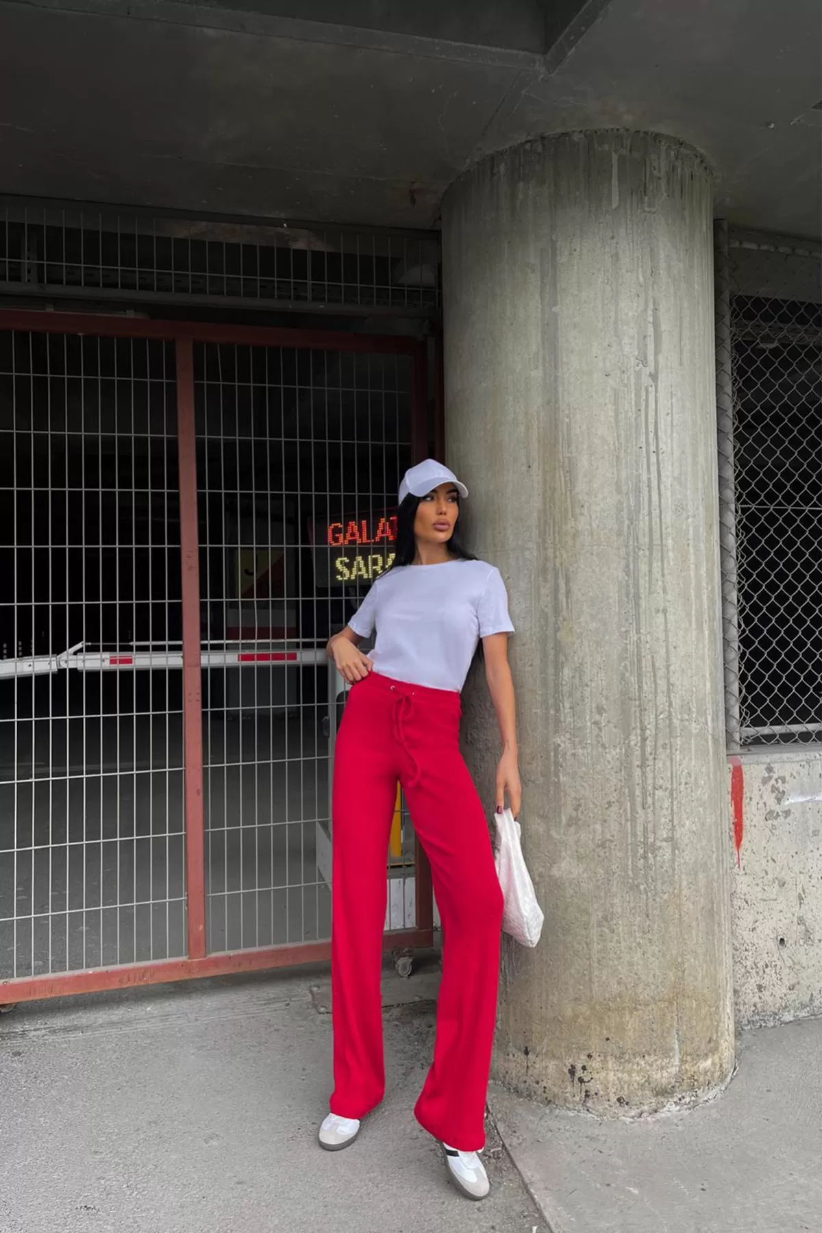 Kırmızı Kaşkorse Kadın Pantolon