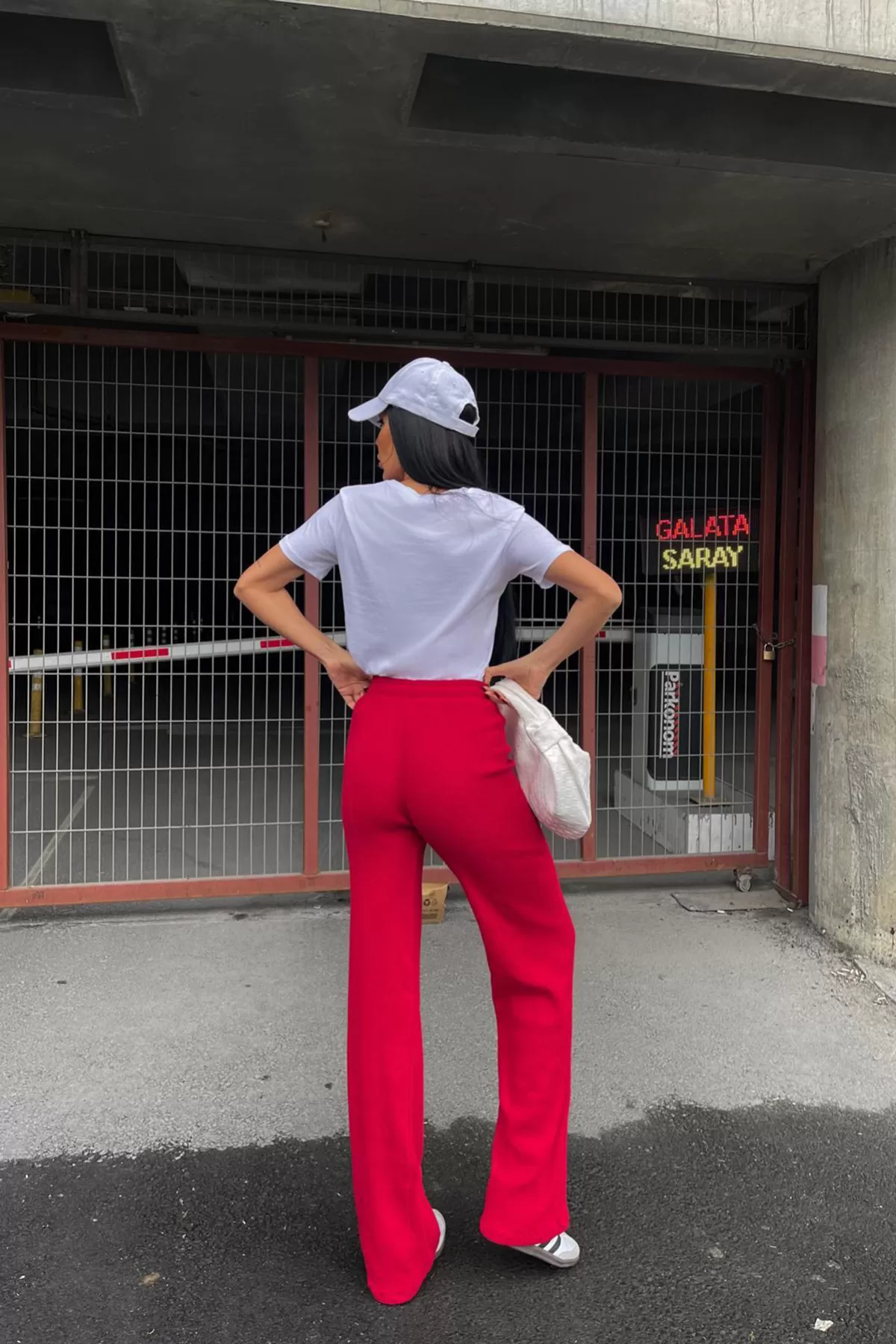 Kırmızı Kaşkorse Kadın Pantolon