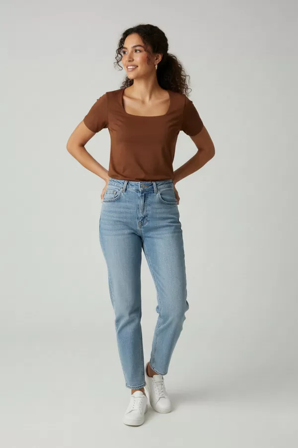 Kısa Kollu Kare Yaka Kahverengi Modal Kadın Tişört