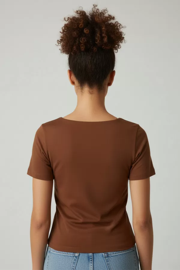 Kısa Kollu Kare Yaka Kahverengi Modal Kadın Tişört
