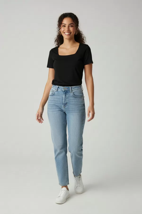 Kısa Kollu Kare Yaka Siyah Modal Kadın Tişört