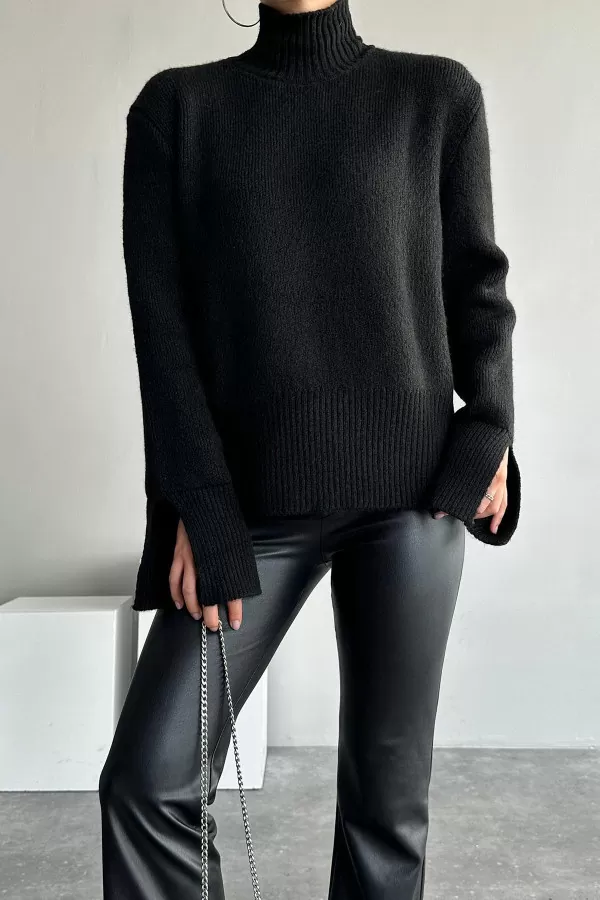 Kolları Yırtmaçlı Balıkçı Yaka Siyah Triko Kadın Kazak