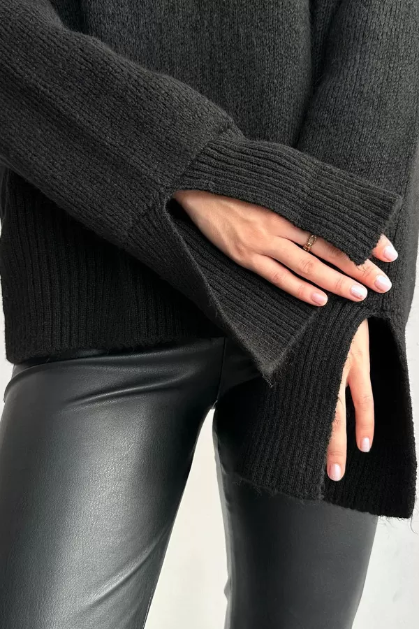 Kolları Yırtmaçlı Balıkçı Yaka Siyah Triko Kadın Kazak