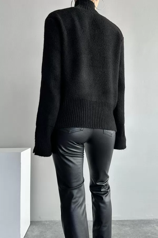 Kolları Yırtmaçlı Balıkçı Yaka Siyah Triko Kadın Kazak