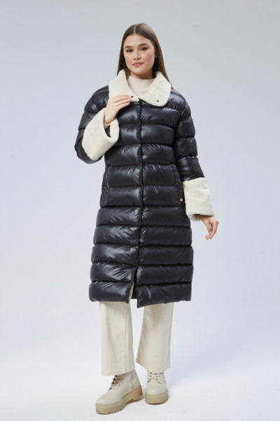 Kürklü Siyah Kadın Kaban