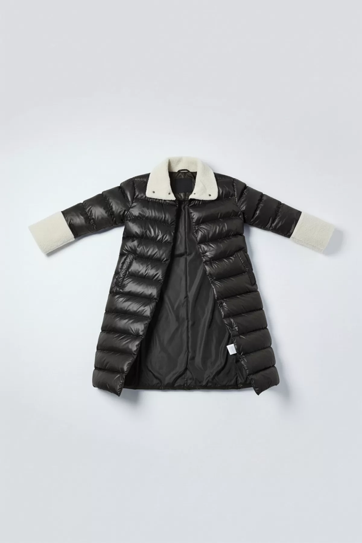 Kürklü Siyah Kadın Kaban