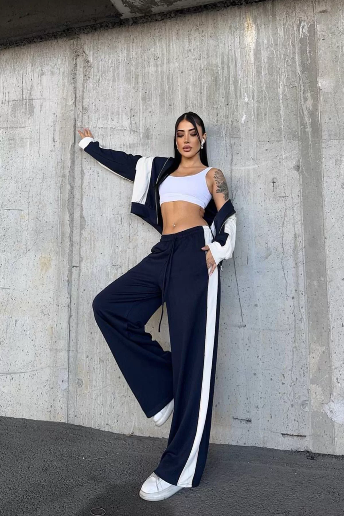 Lacivert Beyaz Renk Bloklu Kadın Eşofman Takımı