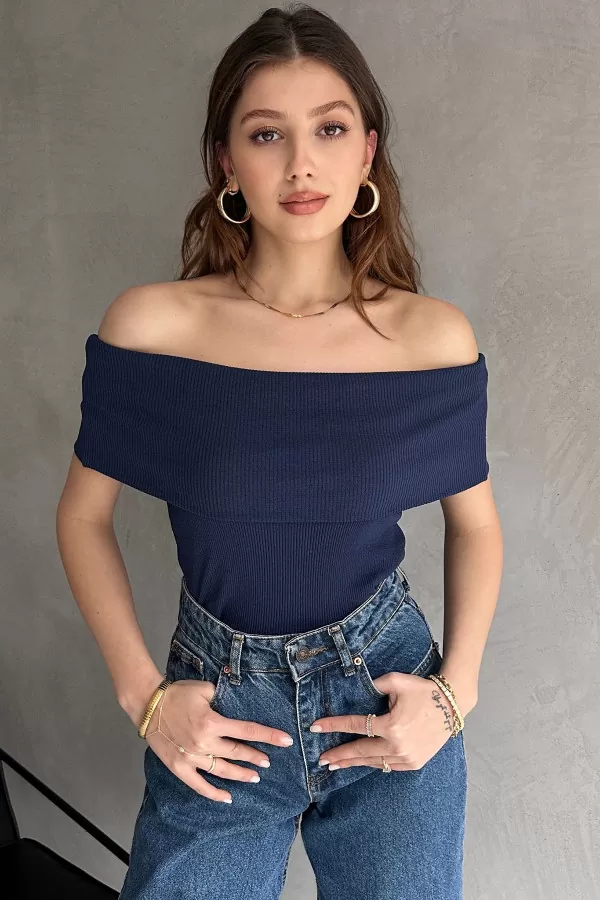 Lacivert Madonna Yaka Kısa Kollu Bluz