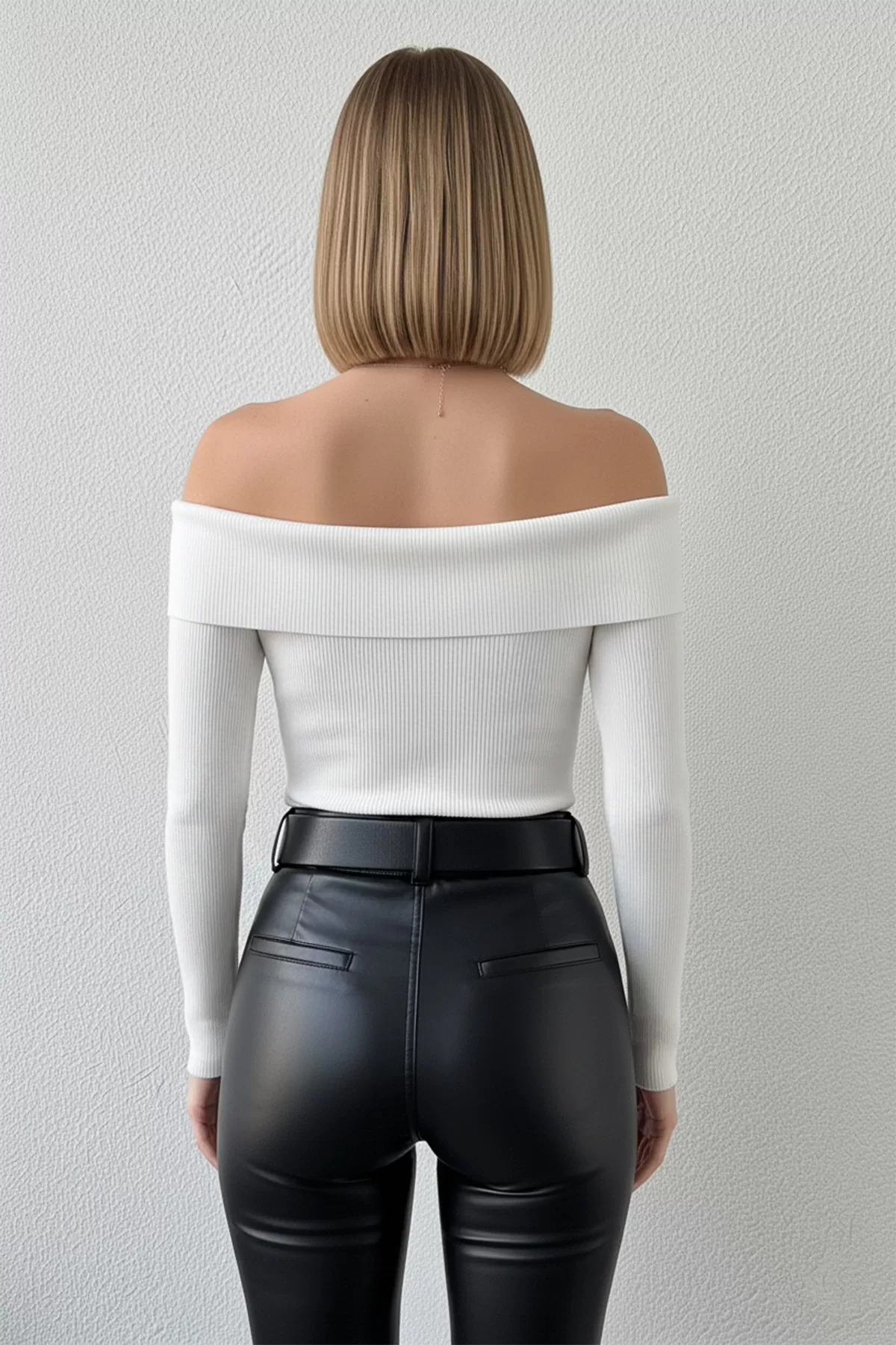 Madonna Yaka Beyaz Kaşkorse Bluz