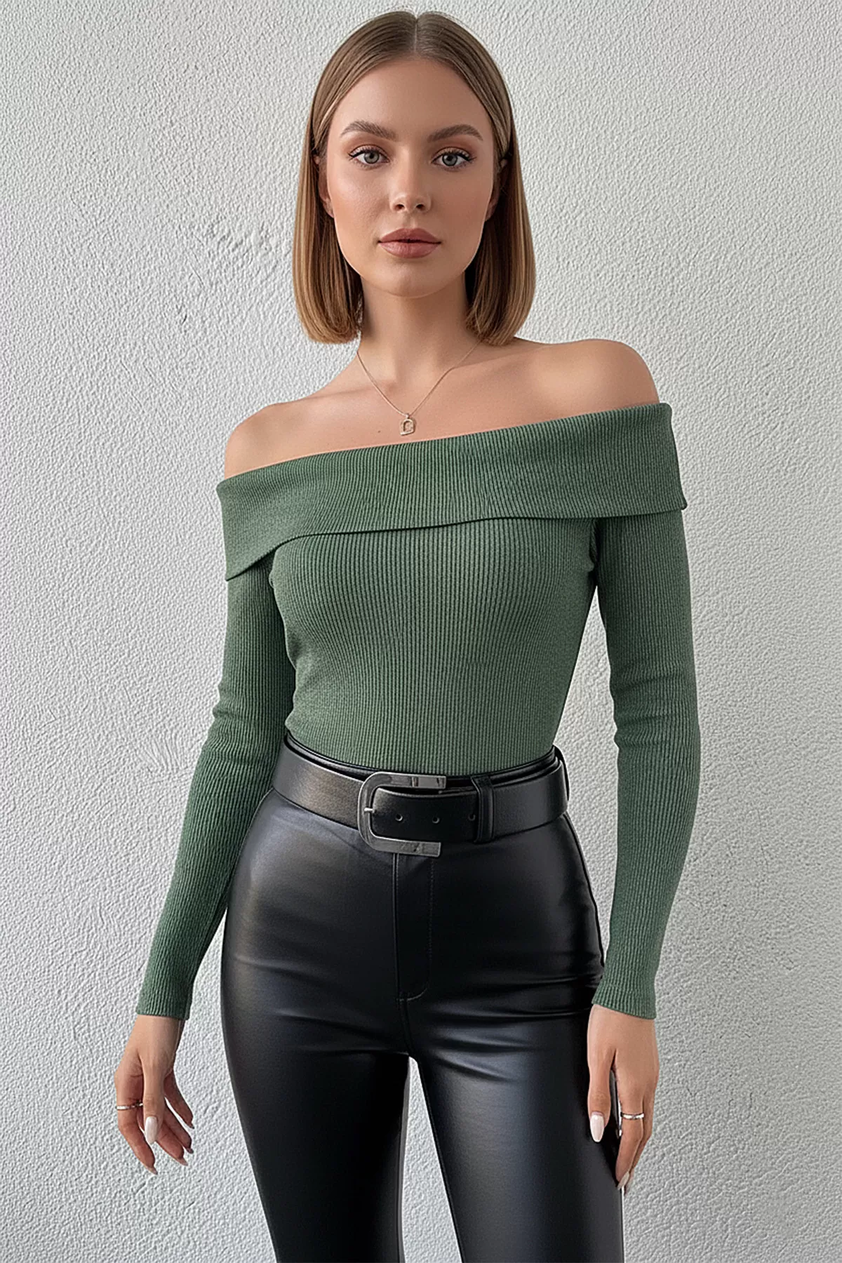 Madonna Yaka Çağla Yeşili Kaşkorse Bluz